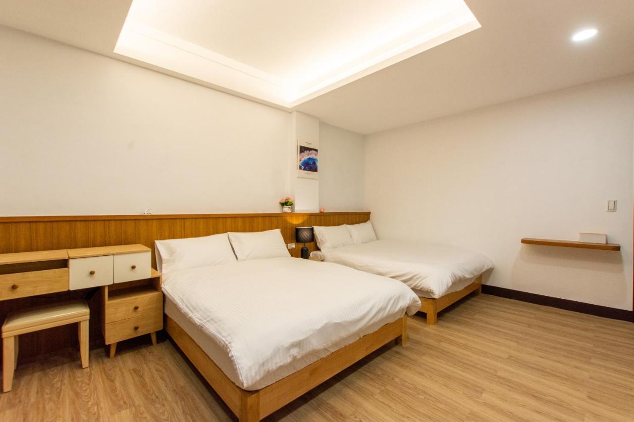 藏青民宿the Wind Guesthouse-Youth Inn Tainan Exterior photo